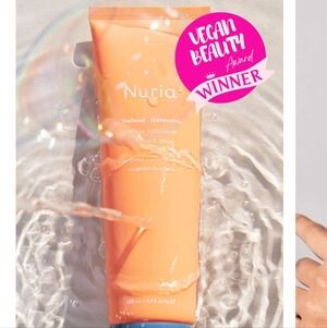 NWT Nuria Gentle Exfoliator